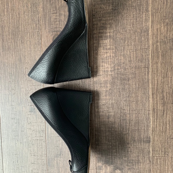 Authentic Gucci Wedge Peep Toe Shoes - Picture 7 of 8